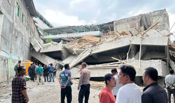 Tuntutan Keluarga Korban: Audit Bangunan Pesantren, Tolak Rekonstruksi Tanpa Transparansi